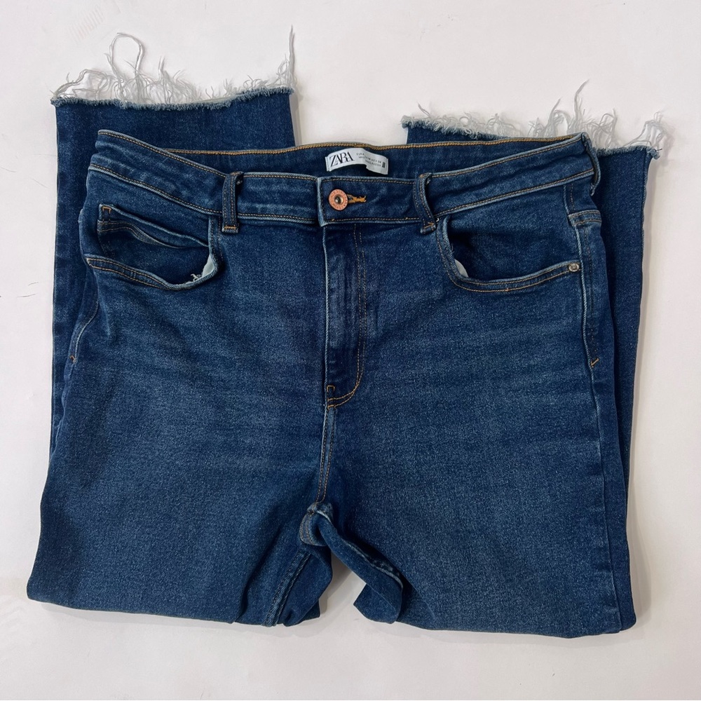 ZARA straight leg cropped jeans with raw hem